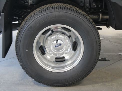 New 2026 Ford F350 4x4 Crew Cab DRW Super Duty image 13