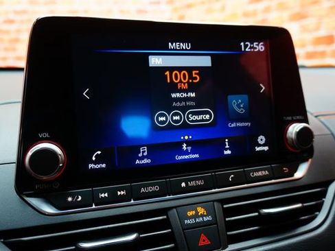 Certified 2022 Nissan Altima 2.0 SR FWD image 18