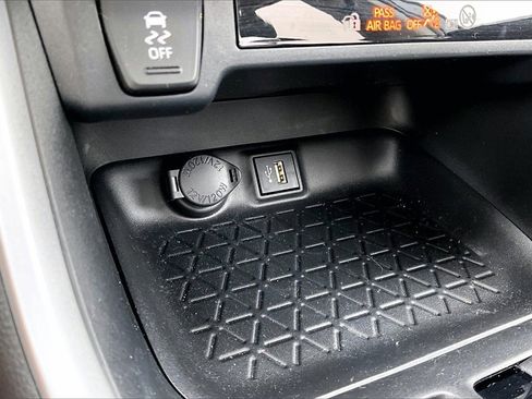 Used 2023 Toyota RAV4 XLE w/ Convenience Package image 16