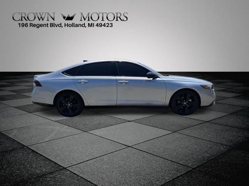Used 2024 Honda Accord Sport image 6
