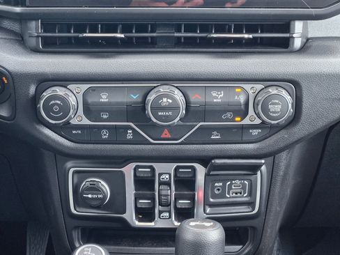 Used 2026 Jeep Wrangler Unlimited Sport AWD/4WD image 18