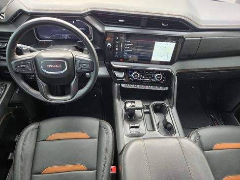 Used 2024 GMC Sierra 1500 AT4 w/ Technology Package AWD/4WD image 17