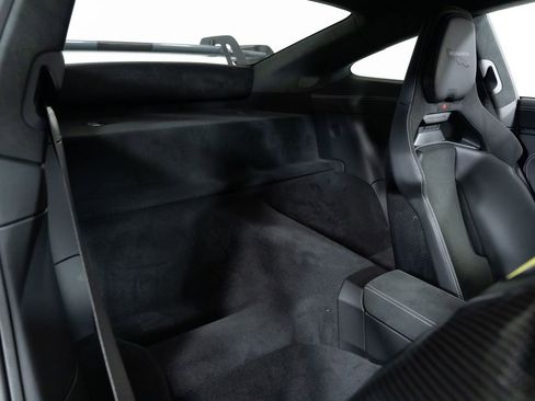 Used 2025 Porsche 911 GT3 w/ Weissach Package image 32