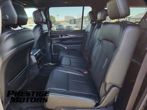 Used 2024 Jeep Wagoneer L Series II w/ Flexible Seating Group image 20