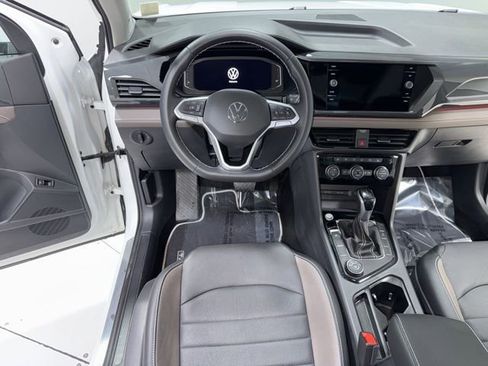 Used 2023 Volkswagen Taos SEL image 17