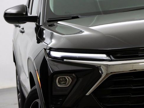 Used 2024 Chevrolet TrailBlazer LT w/ LT Cold Weather Package image 4