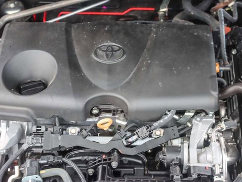 Used 2021 Toyota RAV4 XLE image 27