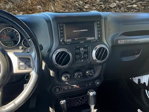 Used 2013 Jeep Wrangler Unlimited Sahara image 6