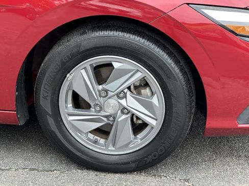 Used 2024 Hyundai Elantra SE FWD image 10