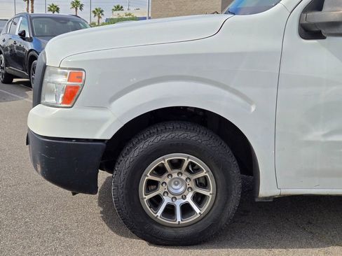 Used 2017 Nissan NV 3500 S image 5
