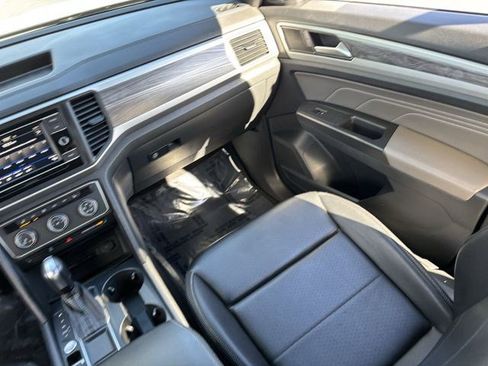 Used 2022 Volkswagen Atlas Cross Sport SE image 14