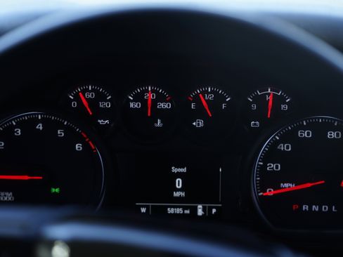 Used 2020 Chevrolet Silverado 1500 Custom w/ Custom Value Package image 15