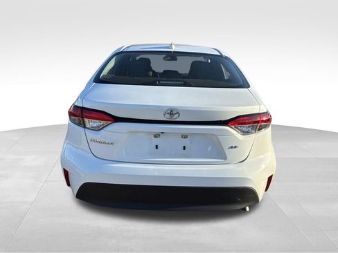 Used 2024 Toyota Corolla LE FWD image 4