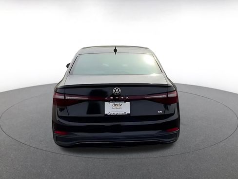 Used 2025 Volkswagen Jetta SE image 7
