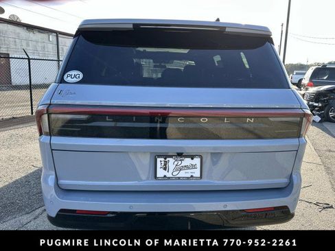 New 2025 Lincoln Navigator Reserve w/ Jet Appearance Package image 6