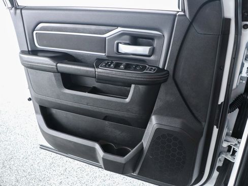 Used 2024 RAM 3500 Big Horn image 24