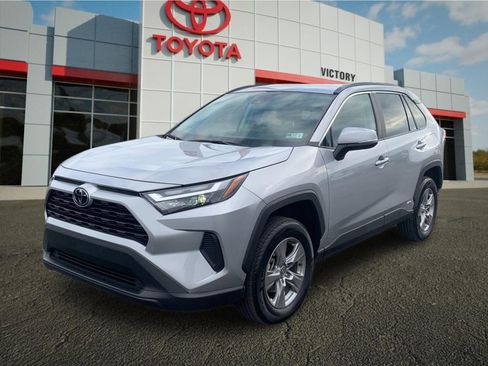 Used 2025 Toyota RAV4 XLE AWD/4WD image 7