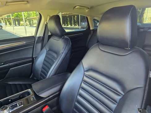 Used 2019 Ford Fusion SEL image 18