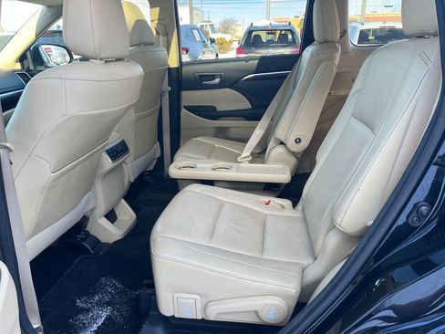 Used 2015 Toyota Highlander Limited Platinum image 24