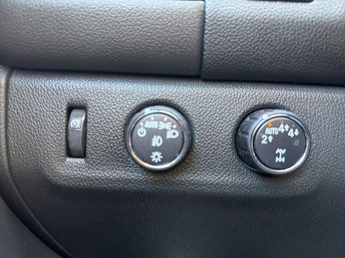 Used 2019 GMC Canyon SLT w/ Driver Alert Package image 32