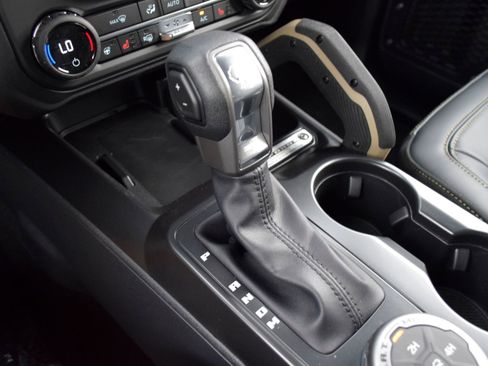 New 2026 Ford Bronco Badlands image 14