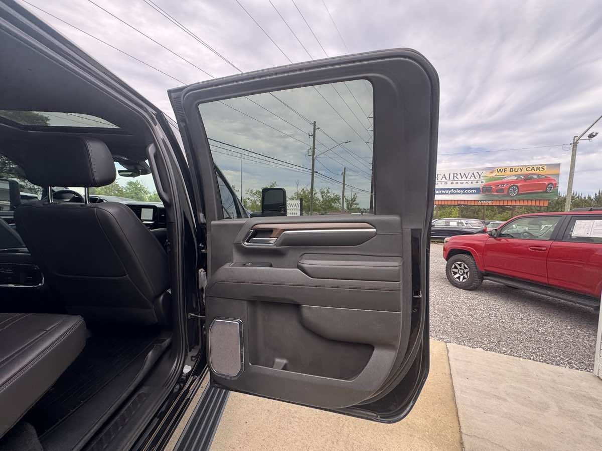 Used 2024 Chevrolet Silverado 2500 High Country w/ Midnight Edition AWD/4WD image 38