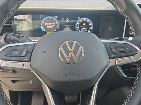 Used 2025 Volkswagen Tiguan S FWD image 19
