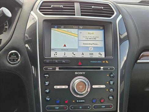 Used 2017 Ford Explorer Platinum image 10