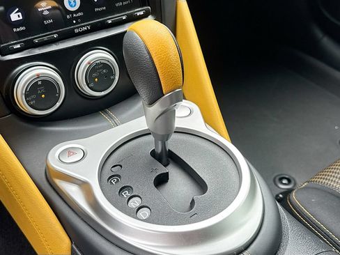 Used 2019 Nissan 370Z Coupe w/ Z34 Heritage Edition - Black RWD image 12