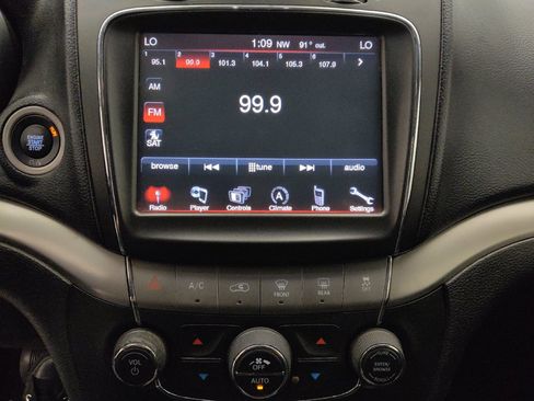 Used 2020 Dodge Journey Crossroad FWD image 25