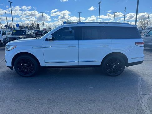 Used 2023 Lincoln Navigator Reserve image 6