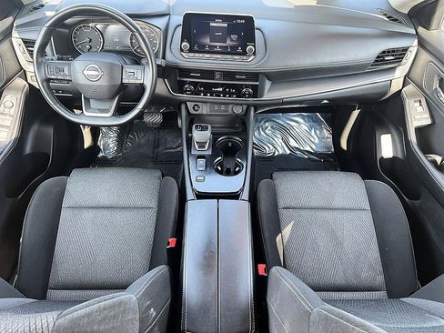 Certified 2025 Nissan Rogue SV FWD image 18