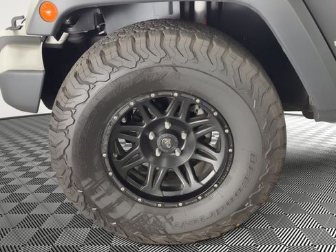 Used 2017 Jeep Wrangler Unlimited Sport w/ Quick Order Package 24S AWD/4WD image 12
