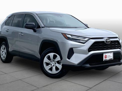 Used 2025 Toyota RAV4 LE FWD image 3