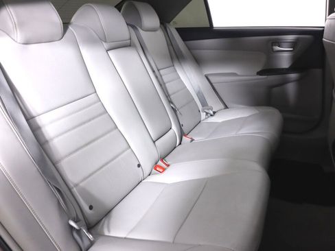 Used 2016 Toyota Camry XLE FWD image 34