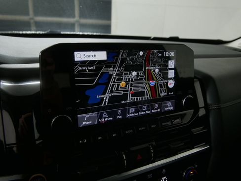 Used 2023 Nissan Pathfinder Platinum image 28