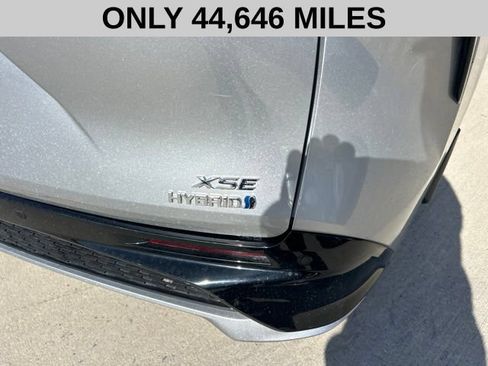 Used 2023 Toyota Sienna XSE w/ XSE Plus Package AWD/4WD image 4