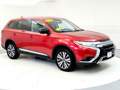 Used 2019 Mitsubishi Outlander ES AWD/4WD image 7