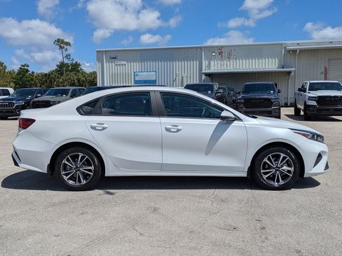 Certified 2024 Kia Forte LXS w/ LXS Technology Package FWD image 3