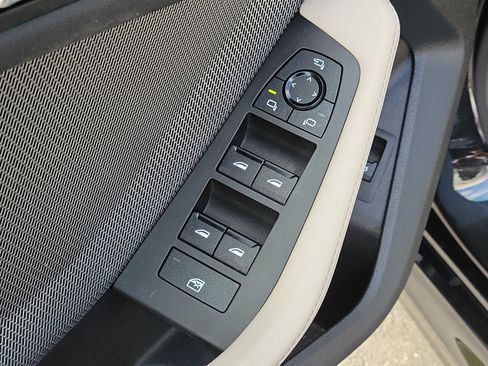 Used 2025 BMW 228i xDrive AWD/4WD image 19