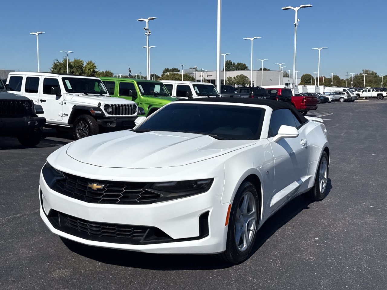 Used 2023 Chevrolet Camaro LT RWD image 7