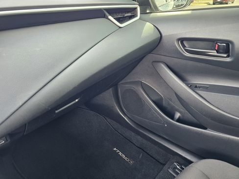 Used 2025 Toyota Corolla LE image 24