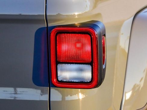 New 2025 Jeep Gladiator Sport image 10