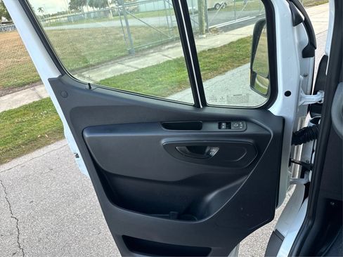 Used 2019 Mercedes-Benz Sprinter 170 Cargo image 17