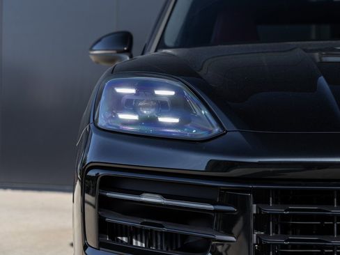 New 2026 Porsche Cayenne S image 18