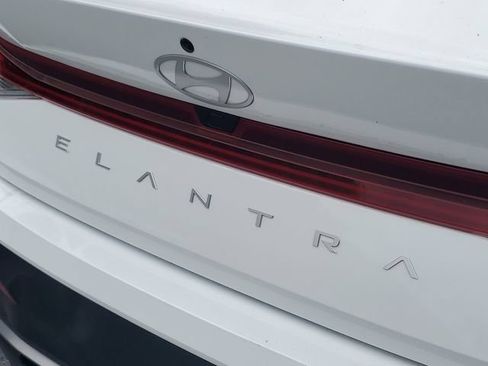 Certified 2025 Hyundai Elantra SEL FWD image 7