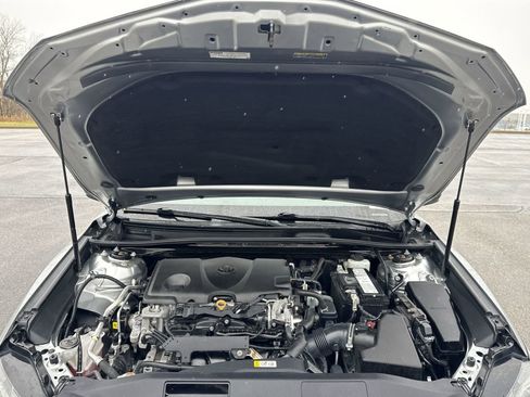 Used 2020 Toyota Camry SE image 38