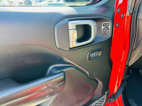 Used 2021 Jeep Wrangler Sport AWD/4WD image 7