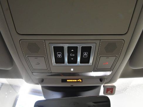 Used 2017 Land Rover Discovery HSE Luxury image 33