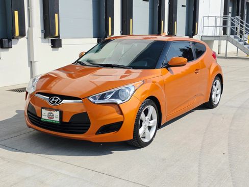 Used 2012 Hyundai Veloster FWD image 1
